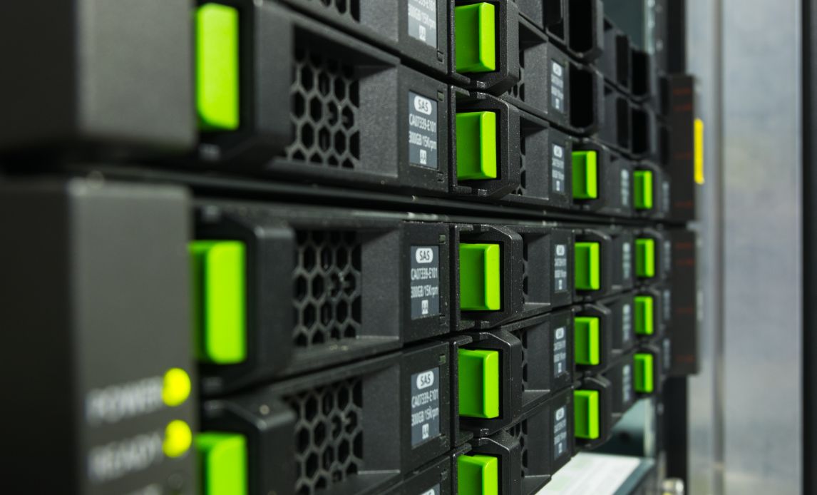 Datacenter disk storage (FOTO: Pixza Studio/Shutterstock)