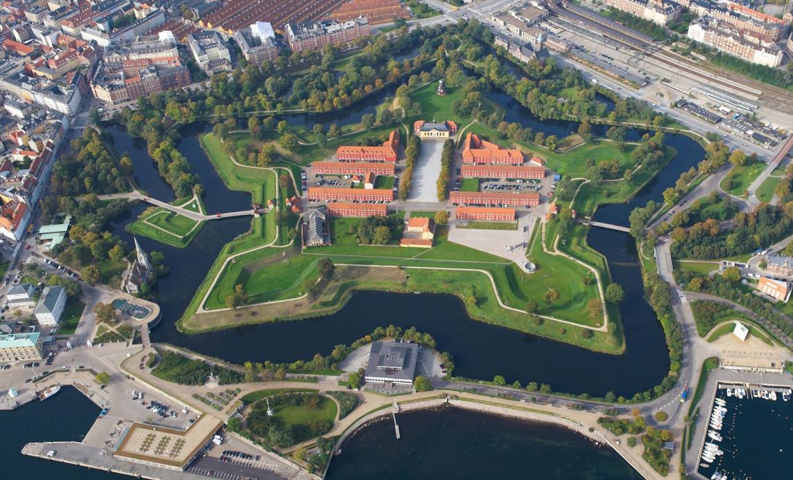 Kastellet set fra luften (FOTO: Steen H. Nielsen)