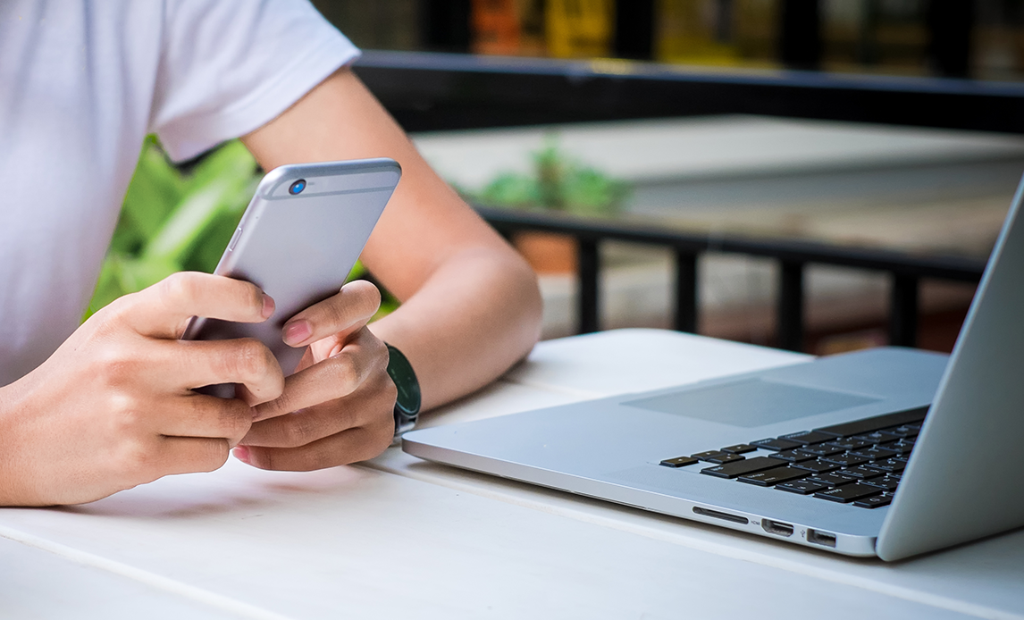 Mobiltelefon, FOTO: PK Studio/Shutterstock